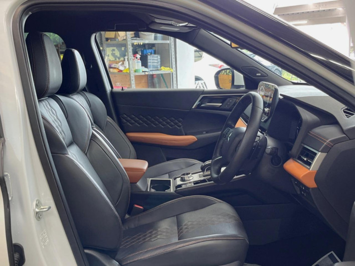 2022 Mitsubishi OUTLANDER PHEV 5LA-GN0W (UW-6a28d53c00fba)[20]