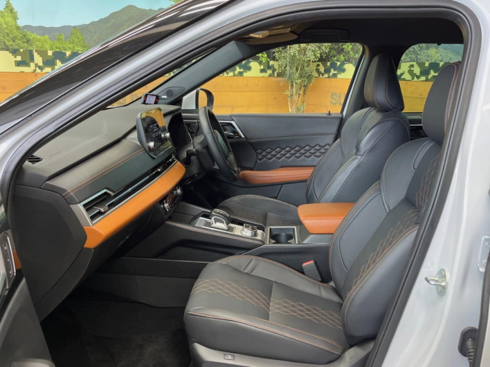 2022 Mitsubishi OUTLANDER PHEV 5LA-GN0W (UW-6a28d53c00fba)[11]