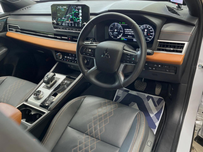 2022 Mitsubishi OUTLANDER PHEV 5LA-GN0W (UW-6a28d53c00fba)[19]