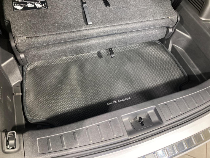 2022 Mitsubishi OUTLANDER PHEV 5LA-GN0W (UW-6a28d53cad458)[16]