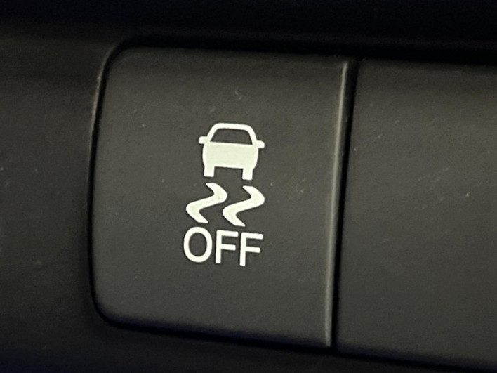 2015 Honda Freed hybrid DAA-GP3 (UW-6a28d53ec62ae)[20]