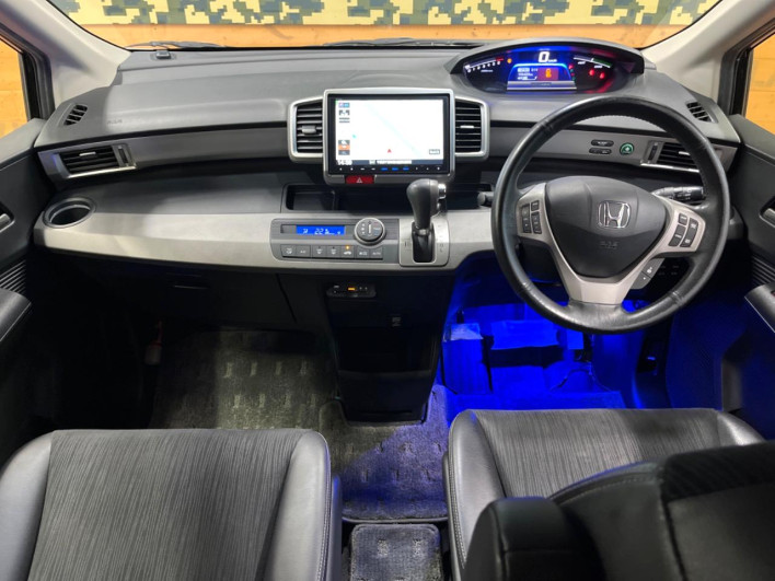 2015 Honda Freed hybrid DAA-GP3 (UW-6a28d53ec62ae)[28]