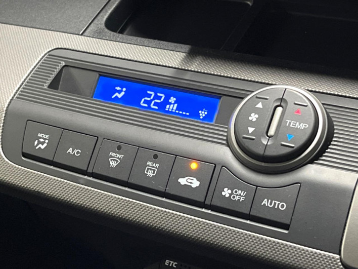 2015 Honda Freed hybrid DAA-GP3 (UW-6a28d53ec62ae)[6]