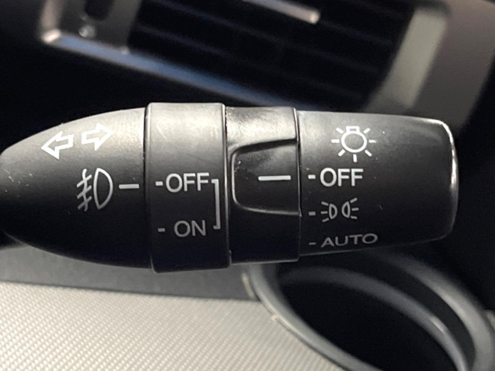 2015 Honda Freed hybrid DAA-GP3 (UW-6a28d53ec62ae)[11]