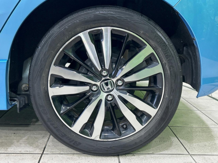 2017 Honda Fit Hybrid DAA-GP5 (UW-6a28d53f78da5)[12]