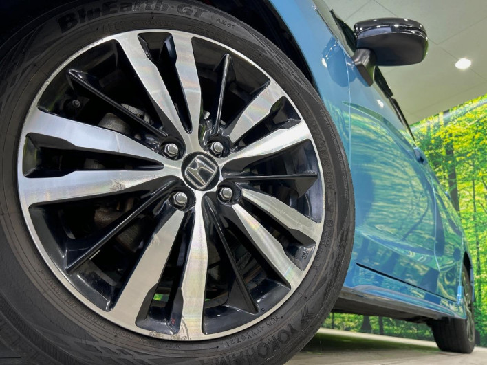 2017 Honda Fit Hybrid DAA-GP5 (UW-6a28d53f78da5)[8]