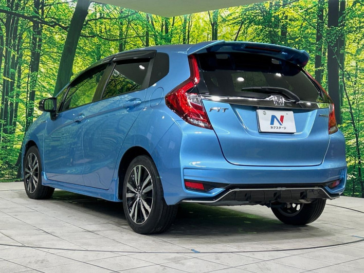 2017 Honda Fit Hybrid DAA-GP5 (UW-6a28d53f78da5)[15]