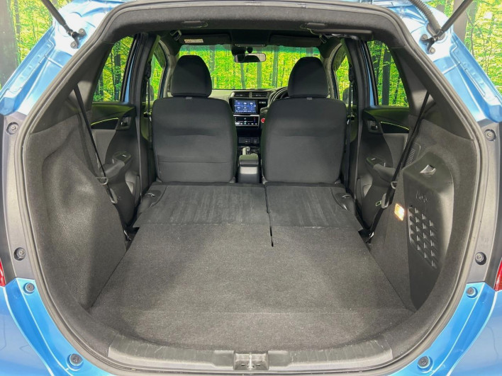2017 Honda Fit Hybrid DAA-GP5 (UW-6a28d53f78da5)[21]