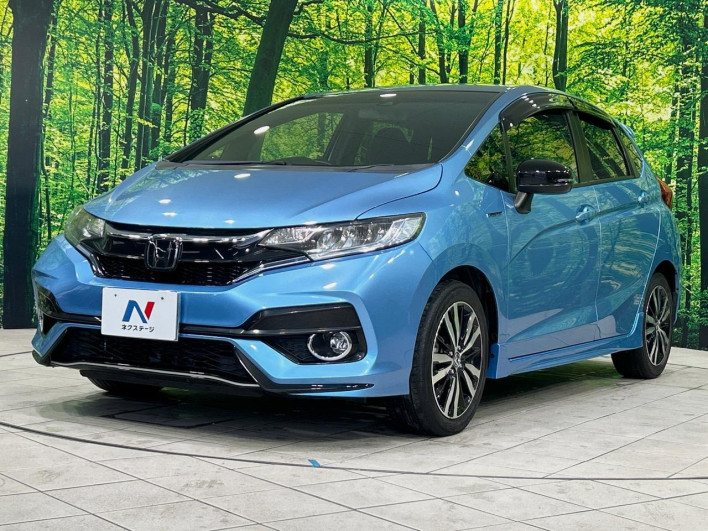 2017 Honda Fit Hybrid DAA-GP5 (UW-6a28d53f78da5)[13]