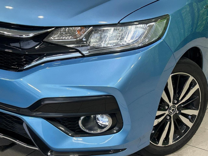 2017 Honda Fit Hybrid DAA-GP5 (UW-6a28d53f78da5)[6]