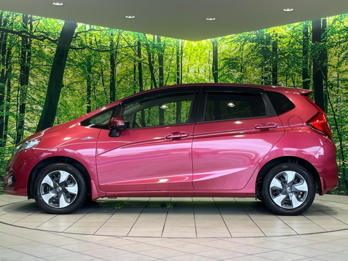 2017 Honda Fit Hybrid DAA-GP5 (UW-6a28d5405e7d1)[17]