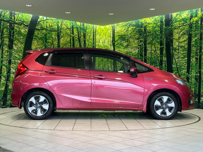2017 Honda Fit Hybrid DAA-GP5 (UW-6a28d5405e7d1)[13]