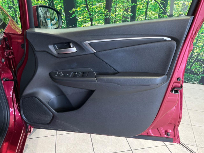 2017 Honda Fit Hybrid DAA-GP5 (UW-6a28d5405e7d1)[29]
