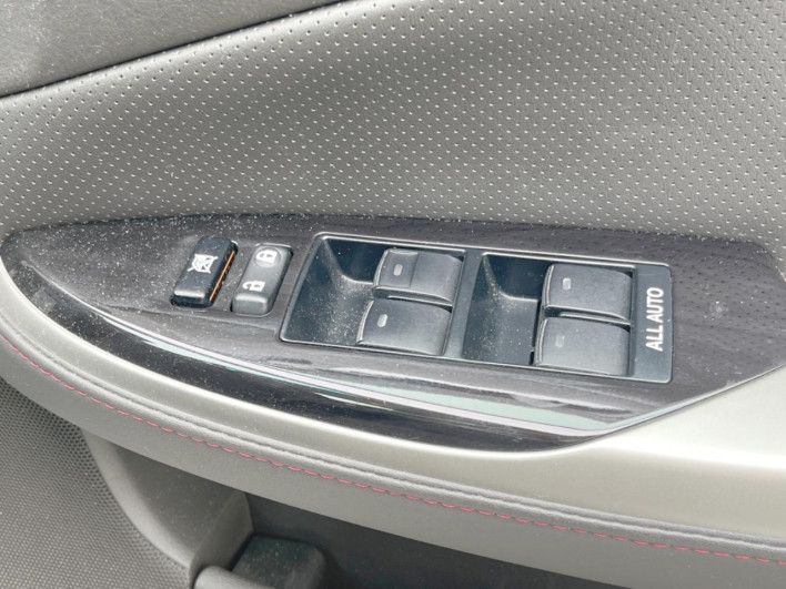 2011 Toyota Crown DBA-GRS200 (UW-6a28d54322aab)[28]