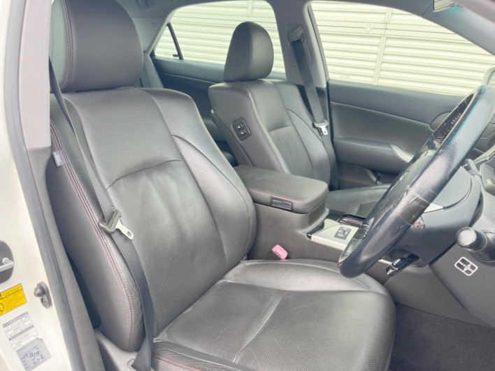 2011 Toyota Crown DBA-GRS200 (UW-6a28d54322aab)[17]