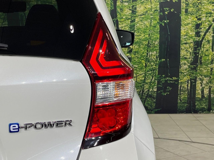 2018 Nissan Note DAA-HE12 (UW-6a28d552d04ab)[8]
