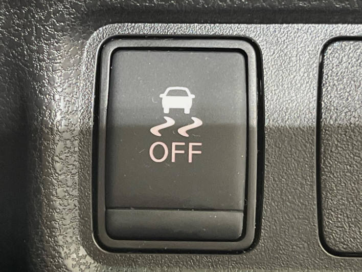 2018 Nissan Note DAA-HE12 (UW-6a28d552d04ab)[26]