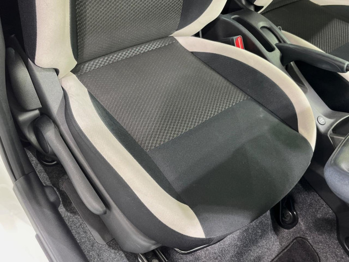 2018 Nissan Note DAA-HE12 (UW-6a28d552d04ab)[15]