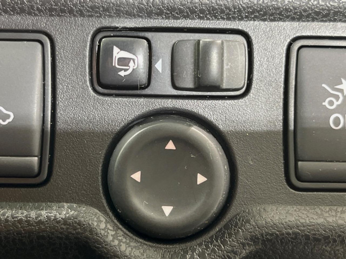 2018 Nissan Note DAA-HE12 (UW-6a28d552d04ab)[23]