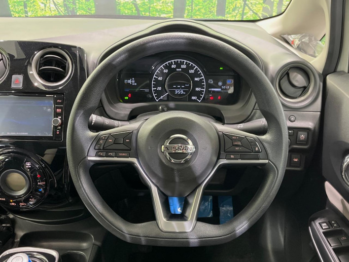 2018 Nissan Note DAA-HE12 (UW-6a28d552d04ab)[16]