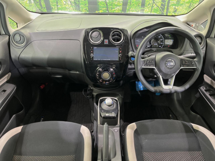 2018 Nissan Note DAA-HE12 (UW-6a28d552d04ab)[17]