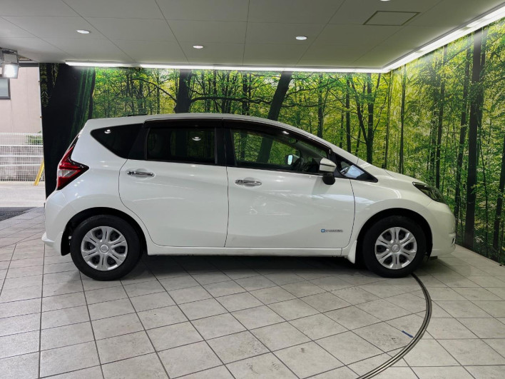2018 Nissan Note DAA-HE12 (UW-6a28d552d04ab)[4]