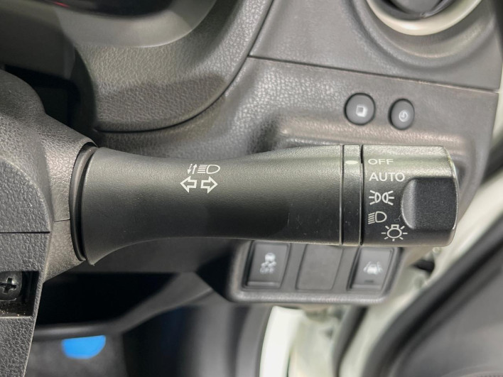 2018 Nissan Note DAA-HE12 (UW-6a28d552d04ab)[29]