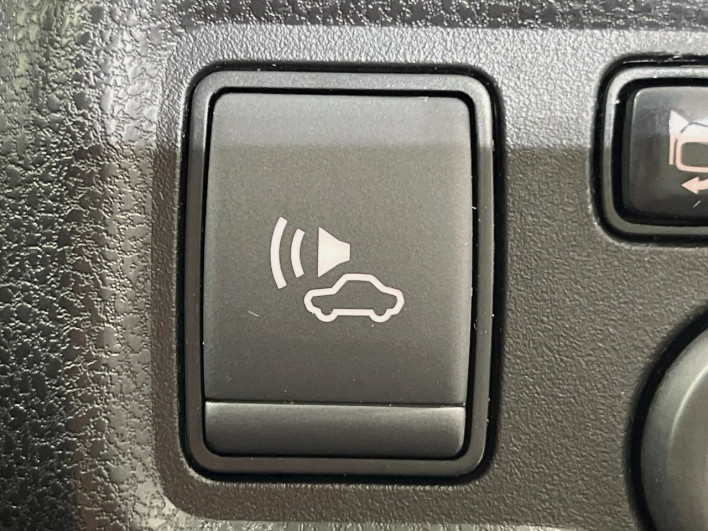 2018 Nissan Note DAA-HE12 (UW-6a28d552d04ab)[24]