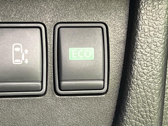 2014 Nissan Serena DAA-HFC26 (UW-6a28d55a5eba6)[8]