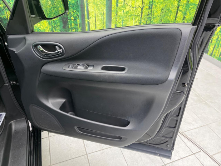 2014 Nissan Serena DAA-HFC26 (UW-6a28d55a5eba6)[29]