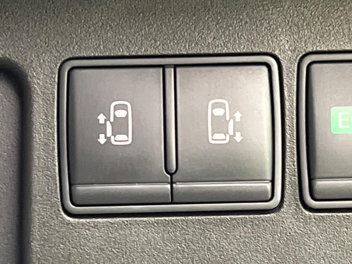 2014 Nissan Serena DAA-HFC26 (UW-6a28d55a5eba6)[7]