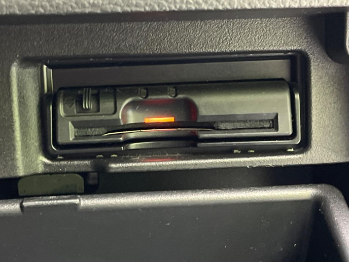 2014 Nissan Serena DAA-HFC26 (UW-6a28d55a5eba6)[10]