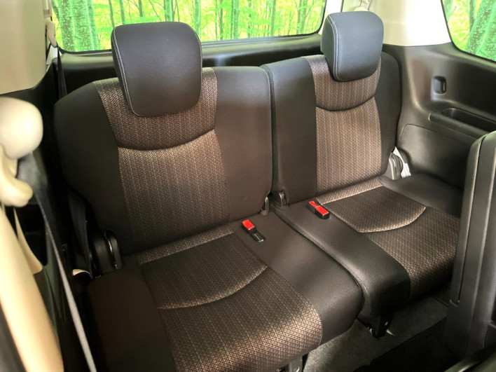 2014 Nissan Serena DAA-HFC26 (UW-6a28d55aa4ac0)[20]