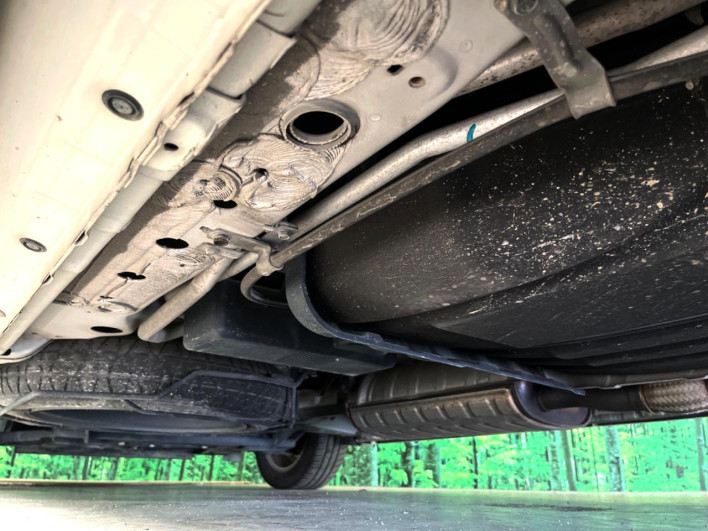 2014 Nissan Serena DAA-HFC26 (UW-6a28d55aa4ac0)[23]
