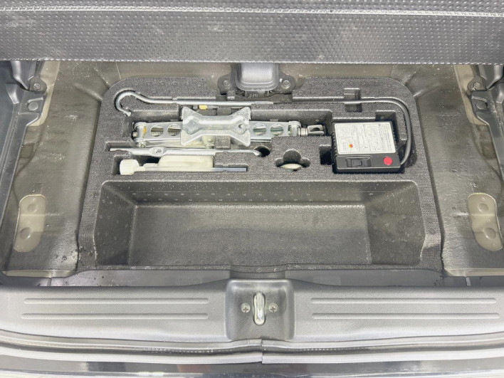 2011 Honda Life DBA-JC1 (UW-6a28d56b8729b)[22]