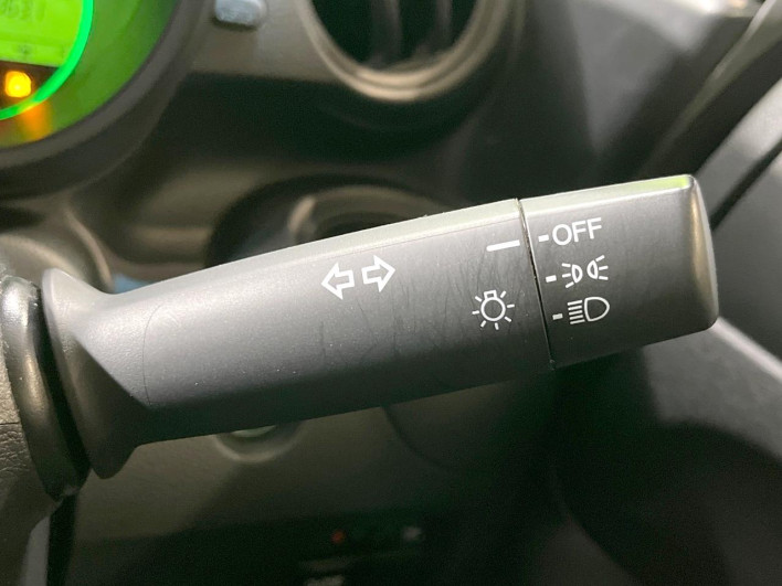 2016 Honda N-BOX DBA-JF1 (UW-6a28d56e3b843)[18]