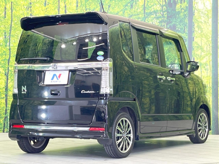 2015 Honda N-BOX CUSTOM DBA-JF1 (UW-6a28d5701bba7)[17]