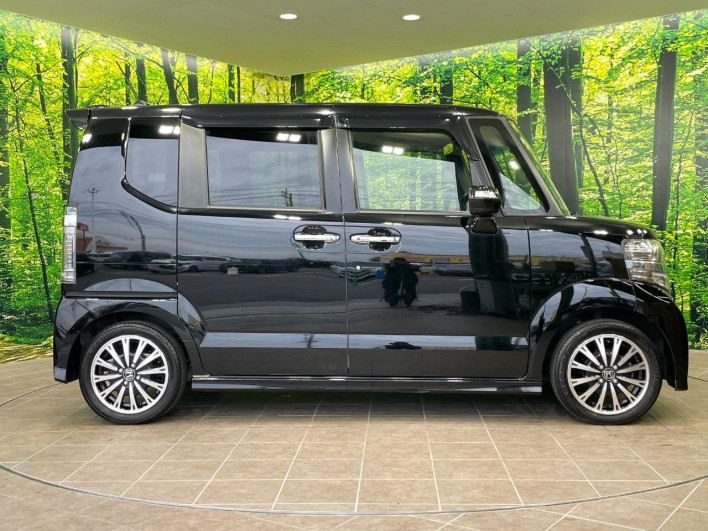 2015 Honda N-BOX CUSTOM DBA-JF1 (UW-6a28d5702662b)[22]