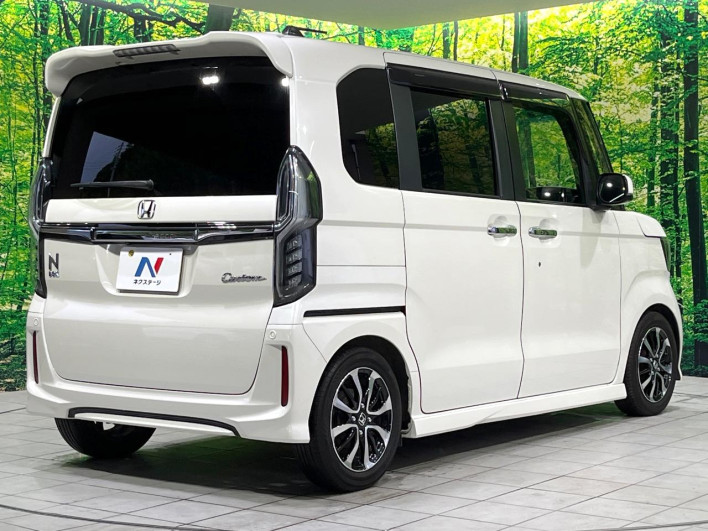 2017 Honda N-BOX CUSTOM DBA-JF3 (UW-6a28d574098ae)[17]
