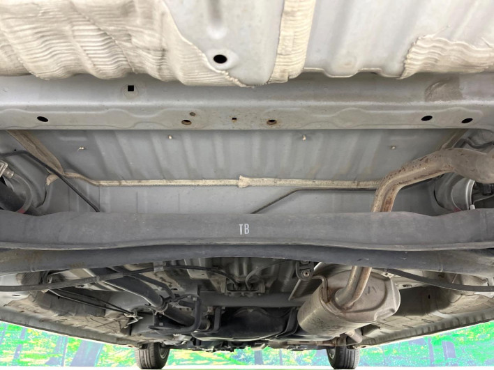 2017 Honda N-BOX CUSTOM DBA-JF3 (UW-6a28d574098ae)[15]