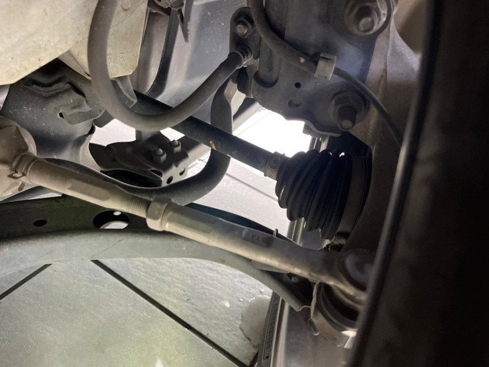 2017 Honda N-BOX CUSTOM DBA-JF3 (UW-6a28d574098ae)[27]