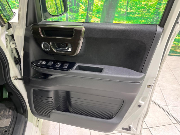 2017 Honda N-BOX CUSTOM DBA-JF3 (UW-6a28d574098ae)[29]