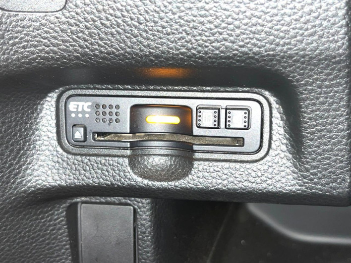 2018 Honda N-BOX CUSTOM DBA-JF3 (UW-6a28d575efa3d)[23]