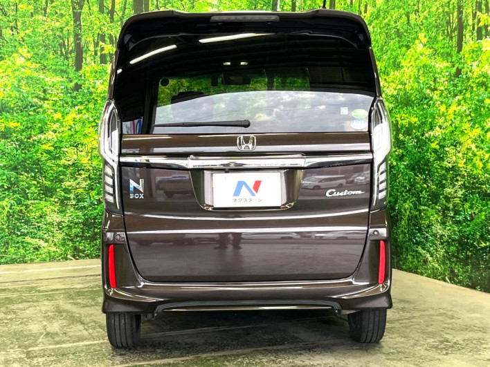 2018 Honda N-BOX CUSTOM DBA-JF3 (UW-6a28d575efa3d)[8]
