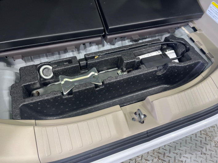 2019 Honda N-BOX DBA-JF3 (UW-6a28d5776329b)[11]