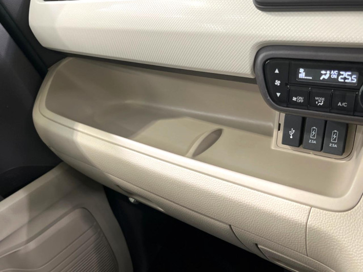 2019 Honda N-BOX DBA-JF3 (UW-6a28d5797fbea)[26]