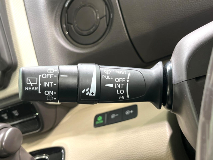 2019 Honda N-BOX DBA-JF3 (UW-6a28d5797fbea)[23]