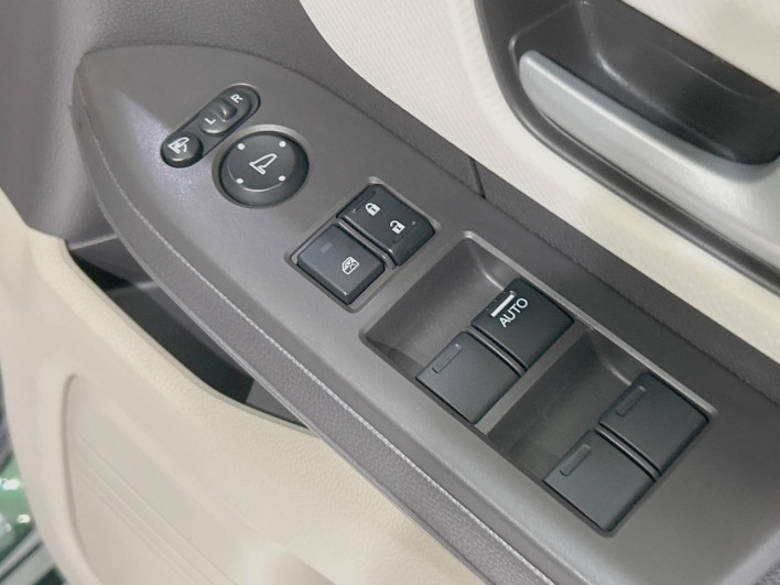 2019 Honda N-BOX DBA-JF3 (UW-6a28d579a7866)[18]