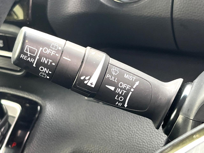 2019 Honda N-BOX CUSTOM DBA-JF3 (UW-6a28d579b7bdc)[20]