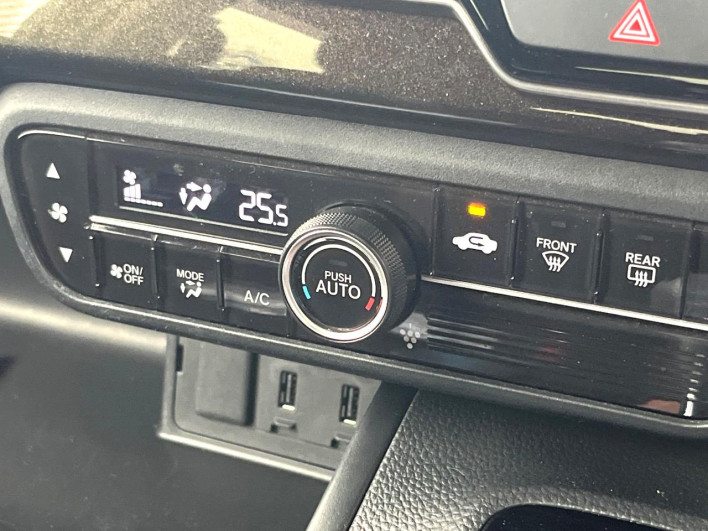 2019 Honda N-BOX CUSTOM DBA-JF3 (UW-6a28d579b7bdc)[28]